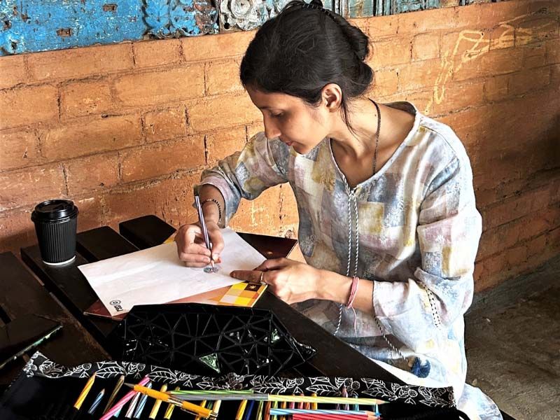 Graduate in Jewellery Design & Technology 5
