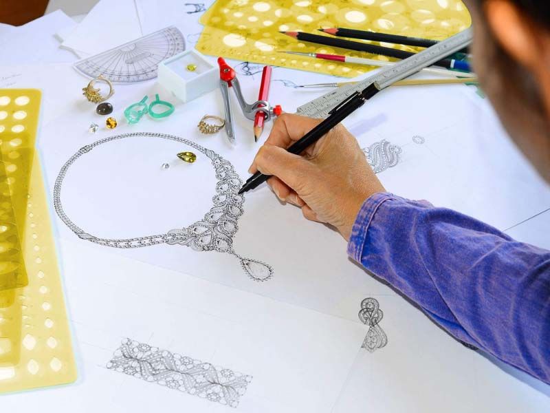 Graduate in Jewellery Design & Technology 6